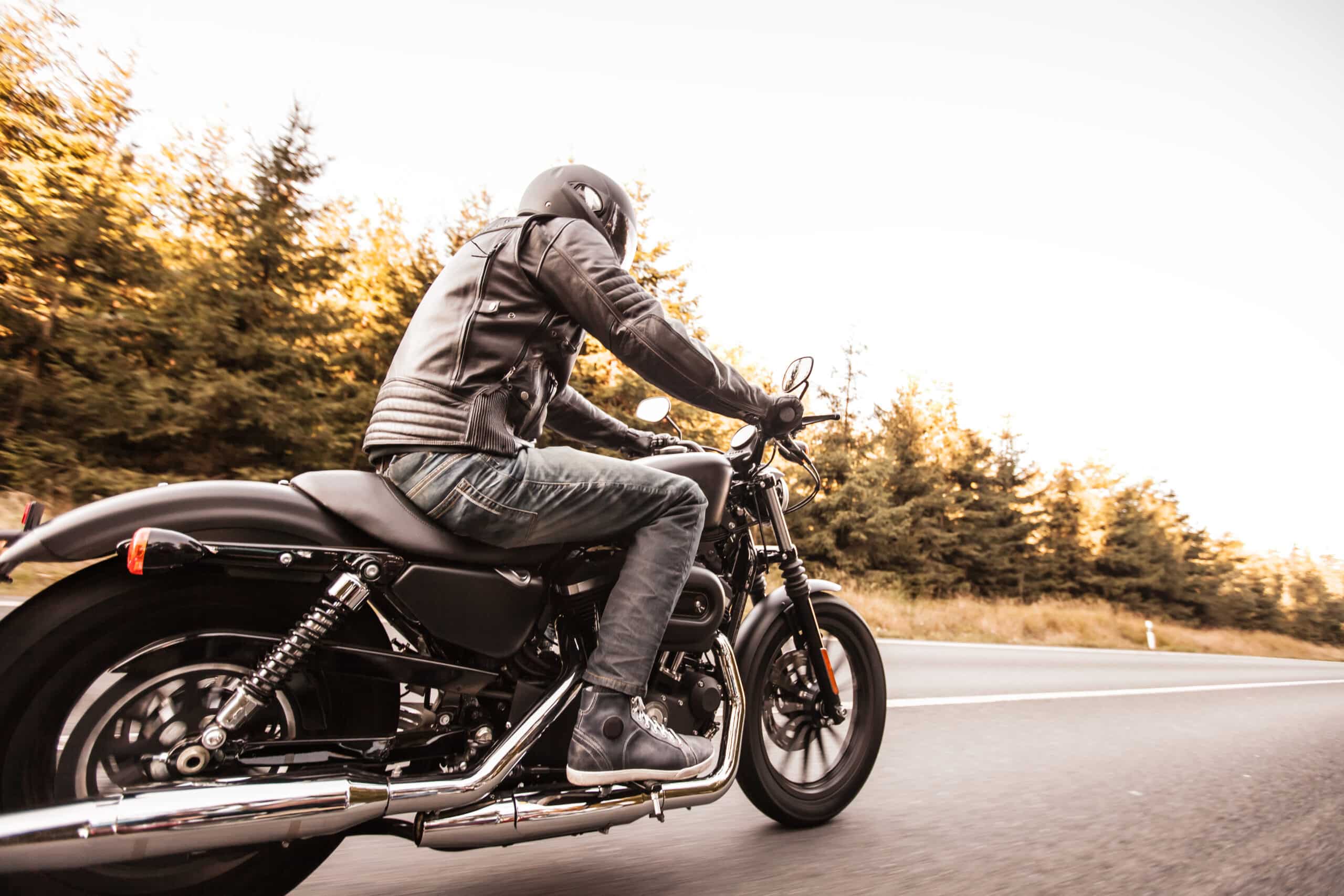 Czy warto zimą kupić nowy motocykl? Ile można otrzymać rabatu na nowe moto?