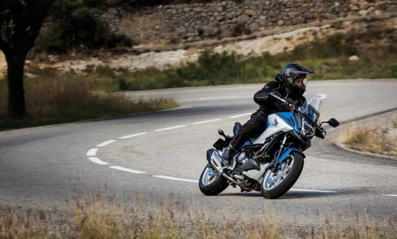 Wybierasz się na motocyklową wycieczkę po ścianie wschodniej? Uważaj na stan wyjątkowy! Pojawiły się nowe znaki.