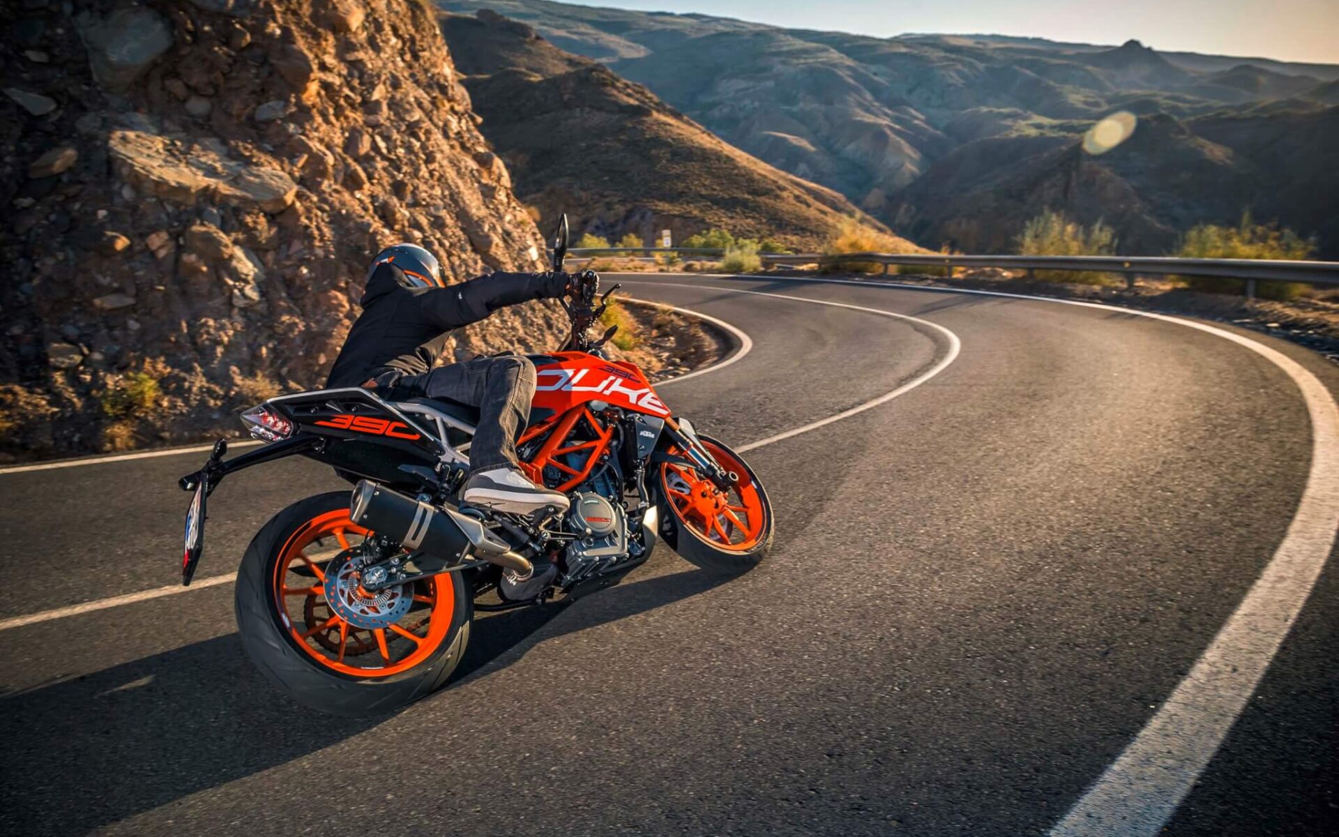 5 nowych motocykli na całe życie. Najwięcej „motocykla w motocyklu”