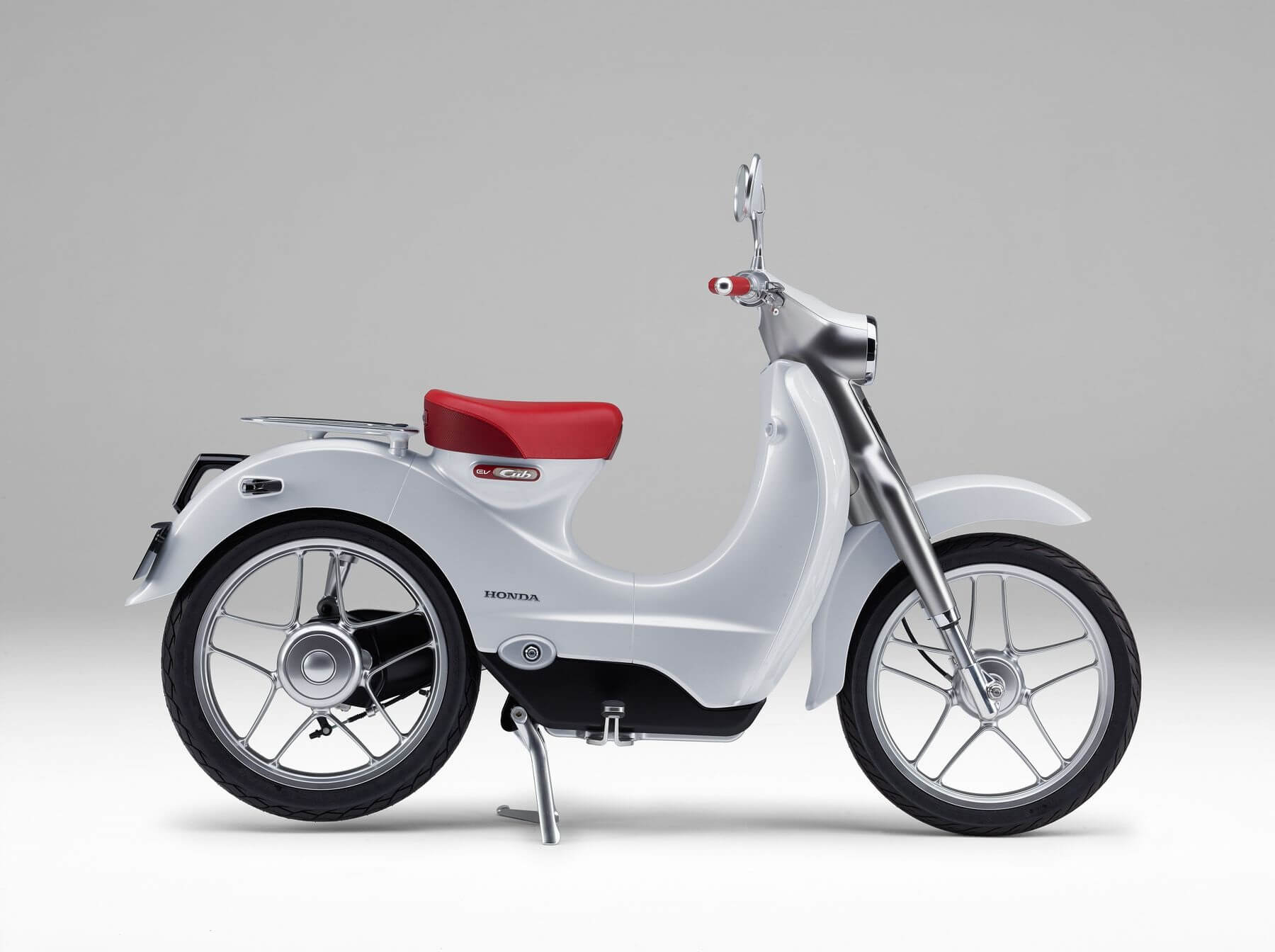 Honda EV-Cub od przyszłego roku. Elektryczny skuter w oldschoolowym stylu