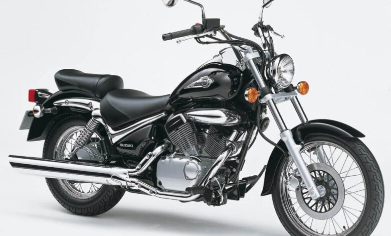 Suzuki Intruder 125 mały chopper z V2 i "dorosłym