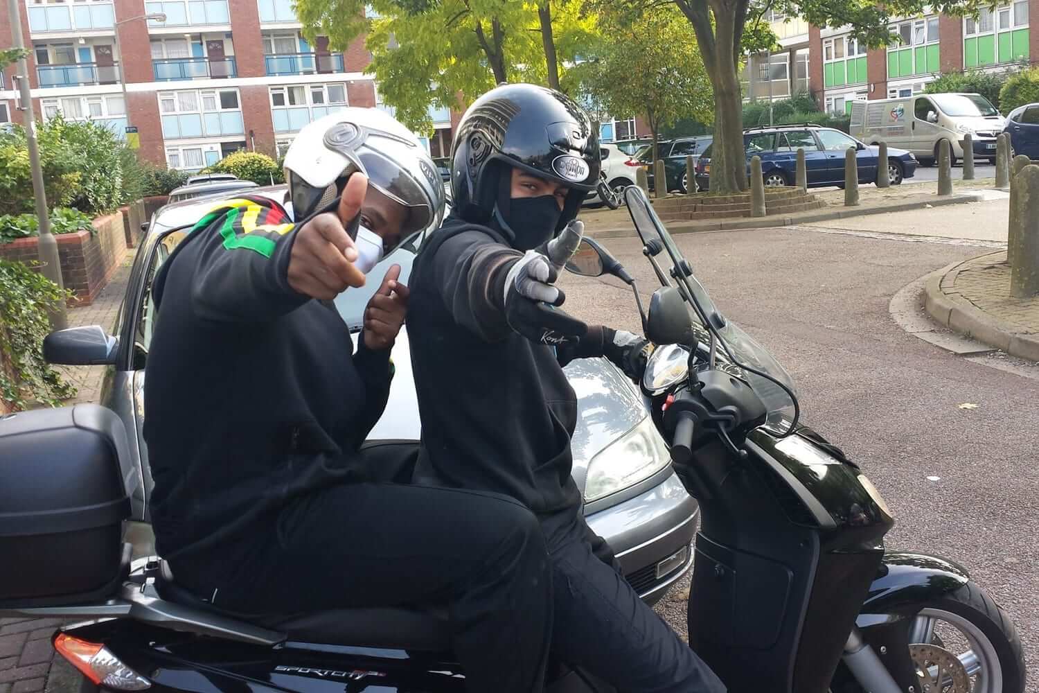 Brytyjska policja ma nowy pomysł na skuterowe gangi. Będą oznaczać przestępców specjalną farbą