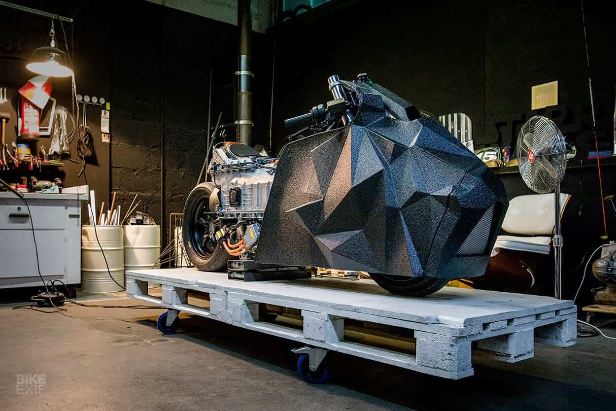 Kosmiczne BMW C evolution od Krautmotors. Elektryczny maxi-skuter przyszłości