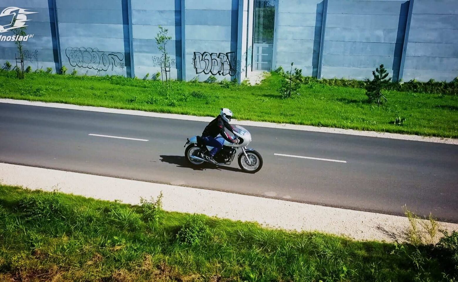 Romet Classic 400 Cafe Racer: Twe piękno w całej ozdobie…
