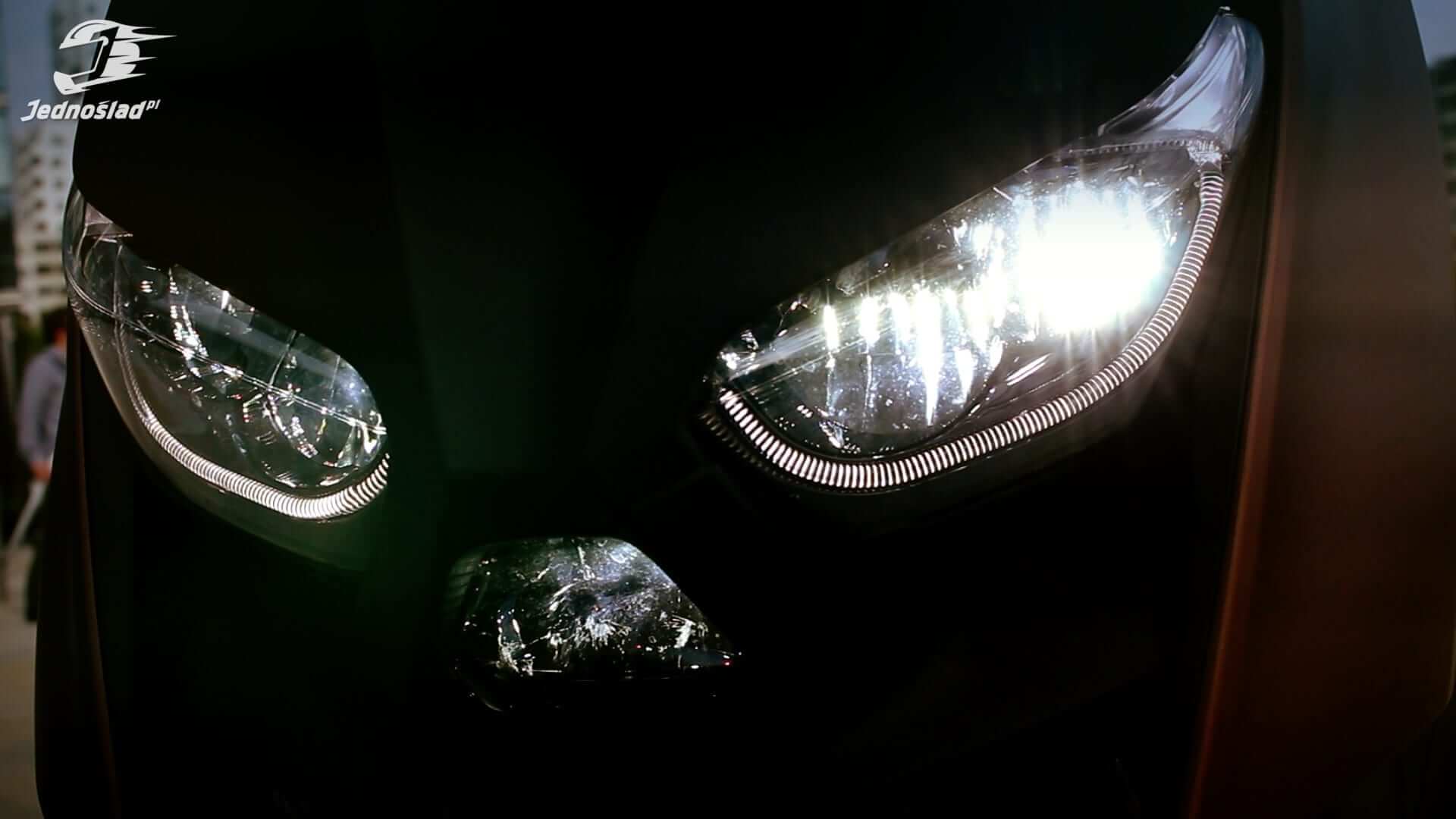 Yamaha X-Max 300 2017: Nowy bandyta w wersji premium