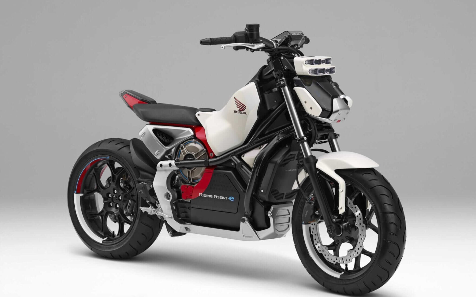 Samopionująca Honda Riding Assist-e. Tak będzie wyglądać przyszłość?