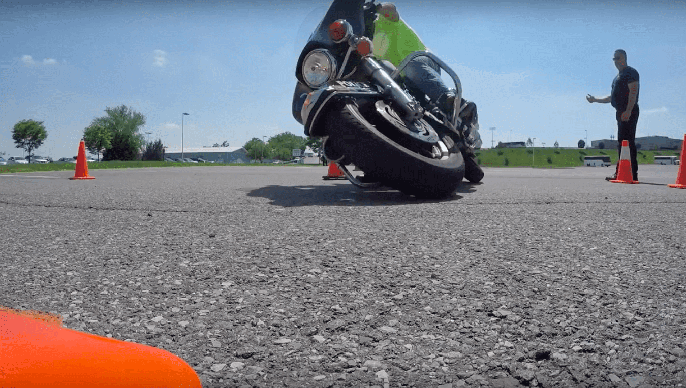 Policyjny Harley-Davidson w akcji! [WIDEO]