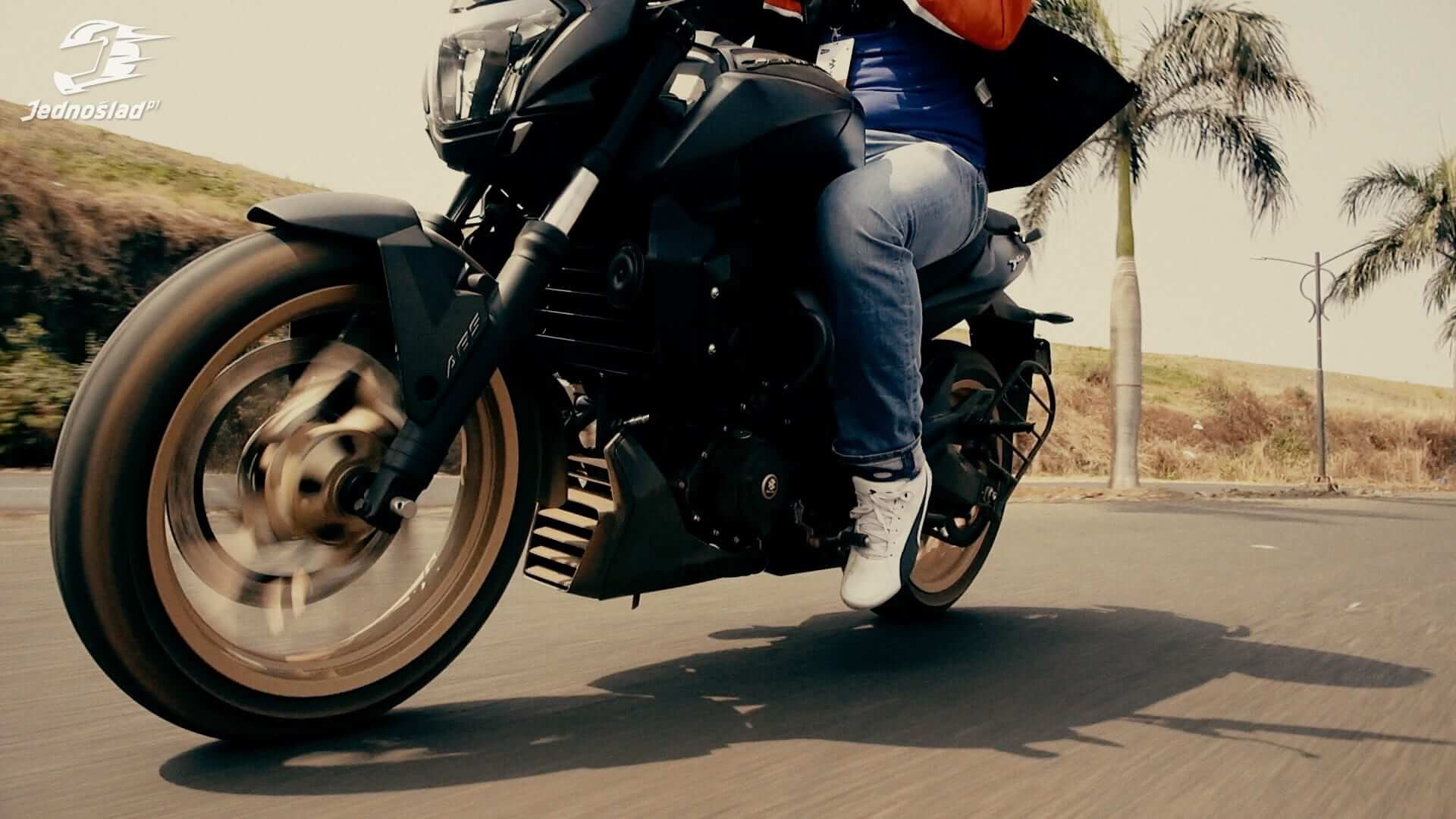 Bajaj Dominar 400: Moje pierwsze wrażenia z jazdy po Indiach