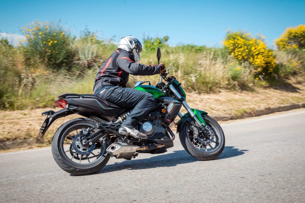 Przegląd Uniwersalnych Opon Motocyklowych Od Pirelli Pirelli Angel