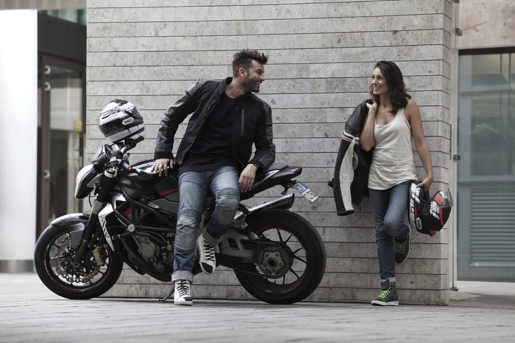 Motocyklowa kurtka: Tekstylna czy skórzana? Co wybrać na motocyklowy sezon 2018?