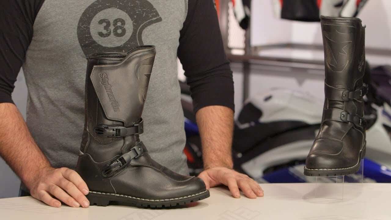 KE: „Buty motocyklowe będą obowiązkowe na terenie UE od 2021 roku”. Za ich brak dostaniesz 350 zł mandatu