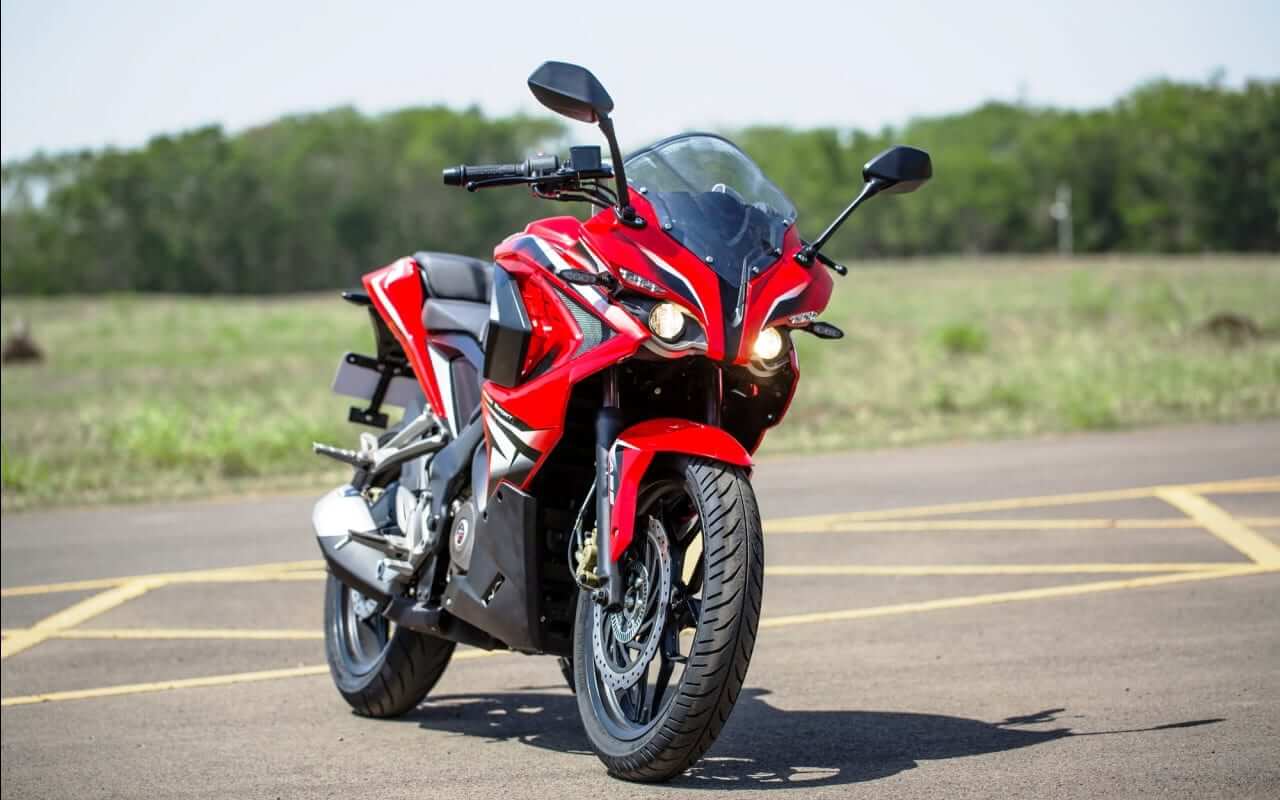 Bajaj Pulsar RS 200 2018: „Jest w stanie zawstydzić większe motocykle” [WIDEO]