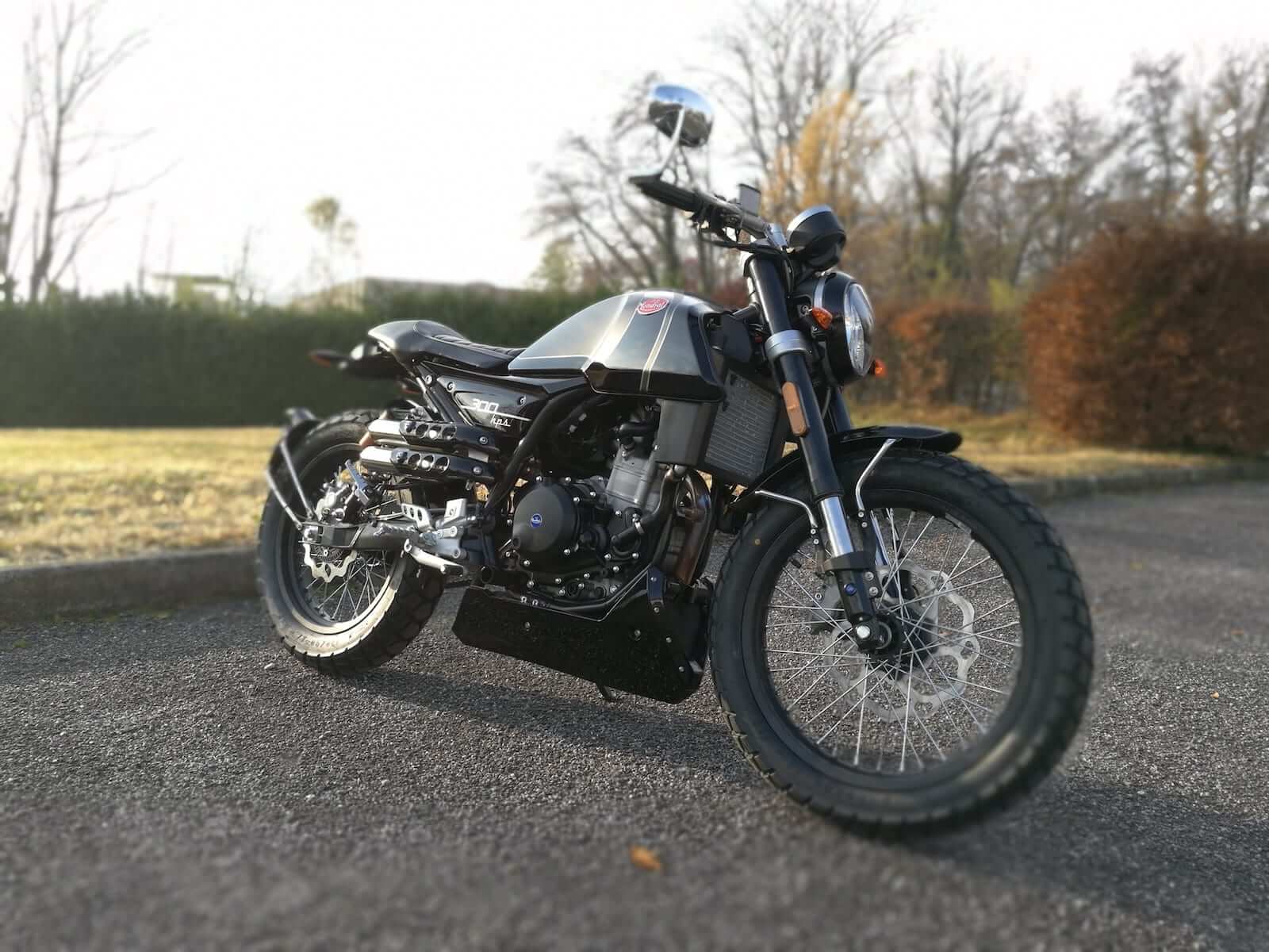 F.B Mondial HPS 300: Dane techniczne, cena i opinie