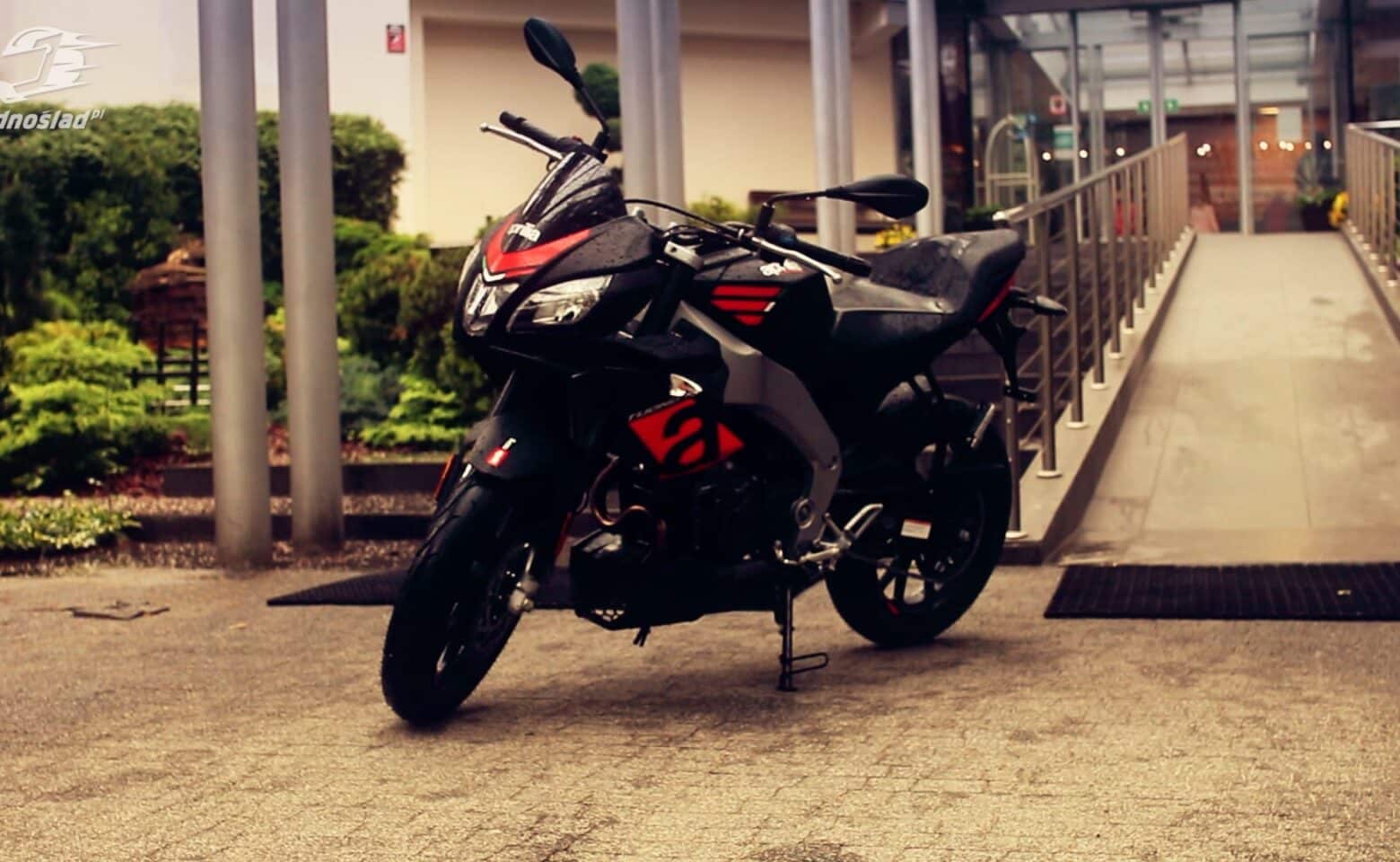 Aprilia RS4 Tuono 125: Pierwsze wrażenia