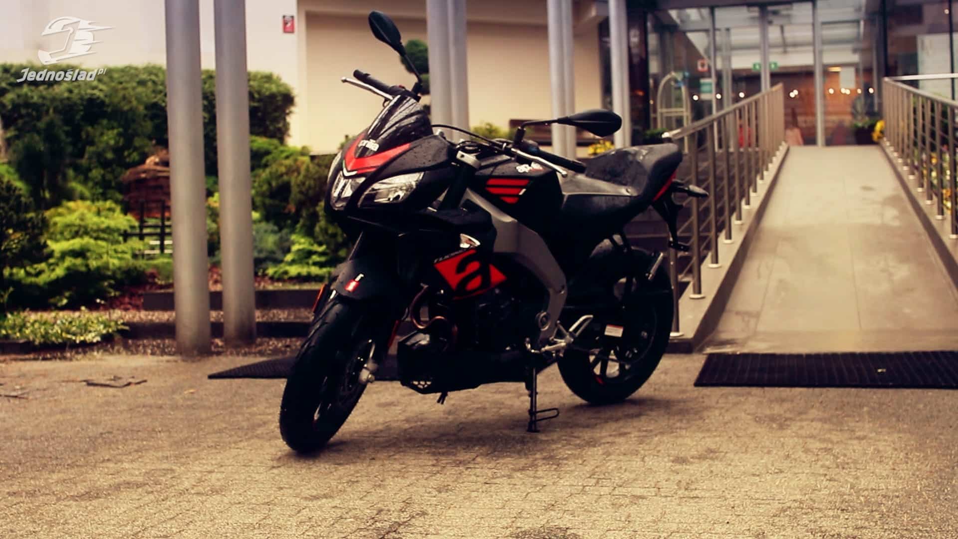 Aprilia RS4 Tuono 125: Pierwsze wrażenia