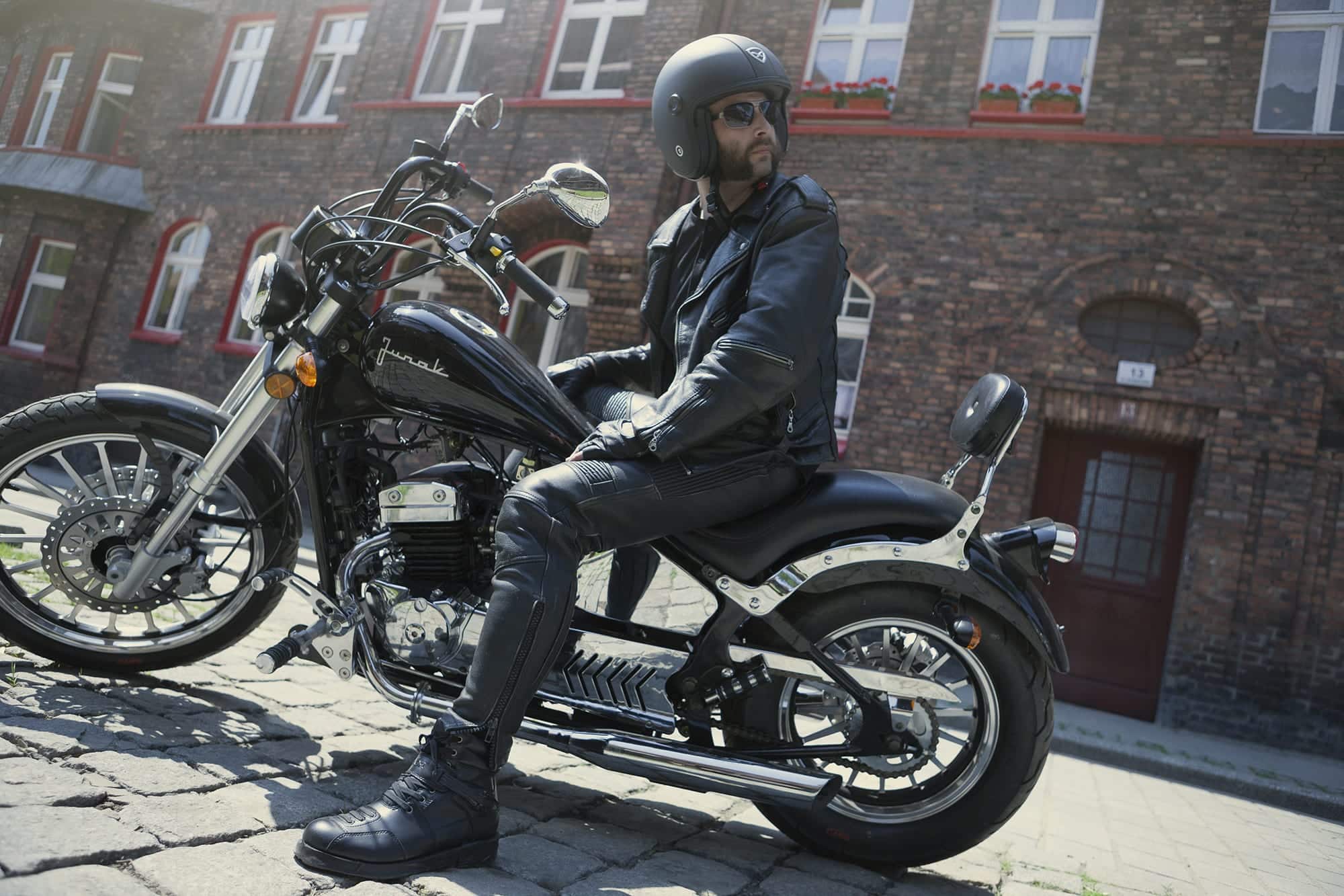 Motocykle 125 cm³ dla niskich osób: modele z kanapą poniżej (lub) 700 mm na kategorię A1 i B