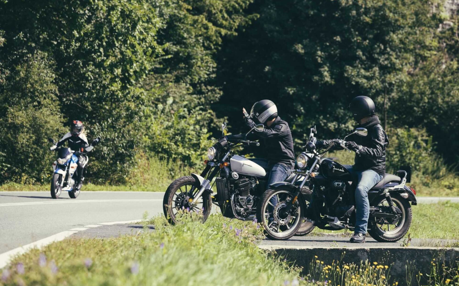 Junak: 5 powodów dla których warto kupić motocykl lub skuter 125