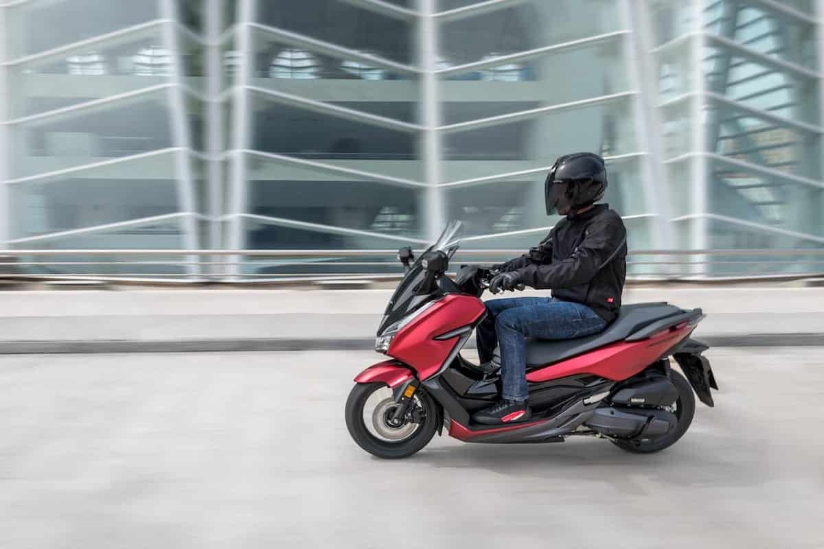 Czy motocykle 125 naprawdę są niebezpieczne? A może warto przesiąść się na większy motocykl?
