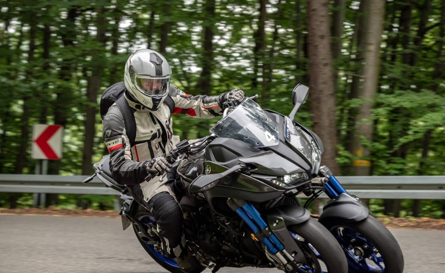 Yamaha NIKEN 2018 w naszych rękach. Motocyklowy carving