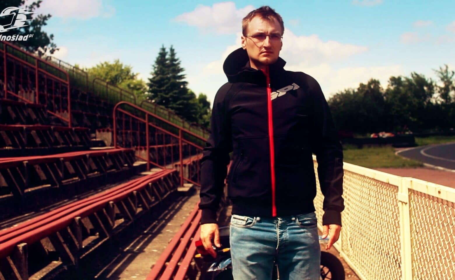 „Dlaczego jeździsz w bluzie i jeansach na motocyklu?!” Moje ciuchy Spidi