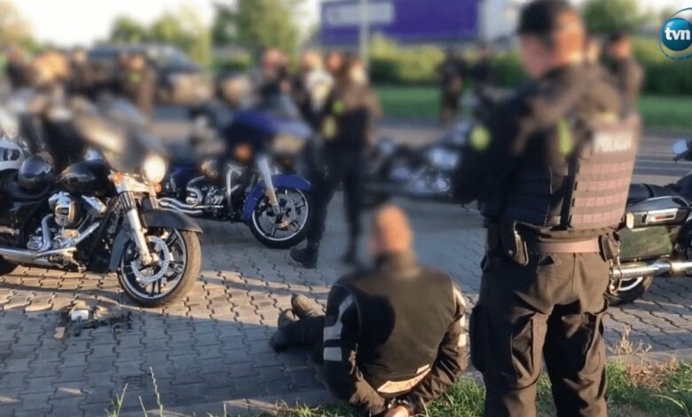 Pod Wrocławiem zatrzymano grupę motocyklistów. Posiadali broń i narkotyki