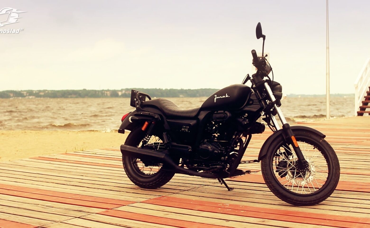 Motocykl: Nowy czy używany? Czy warto kupić Junaka M12 125 Vintage
