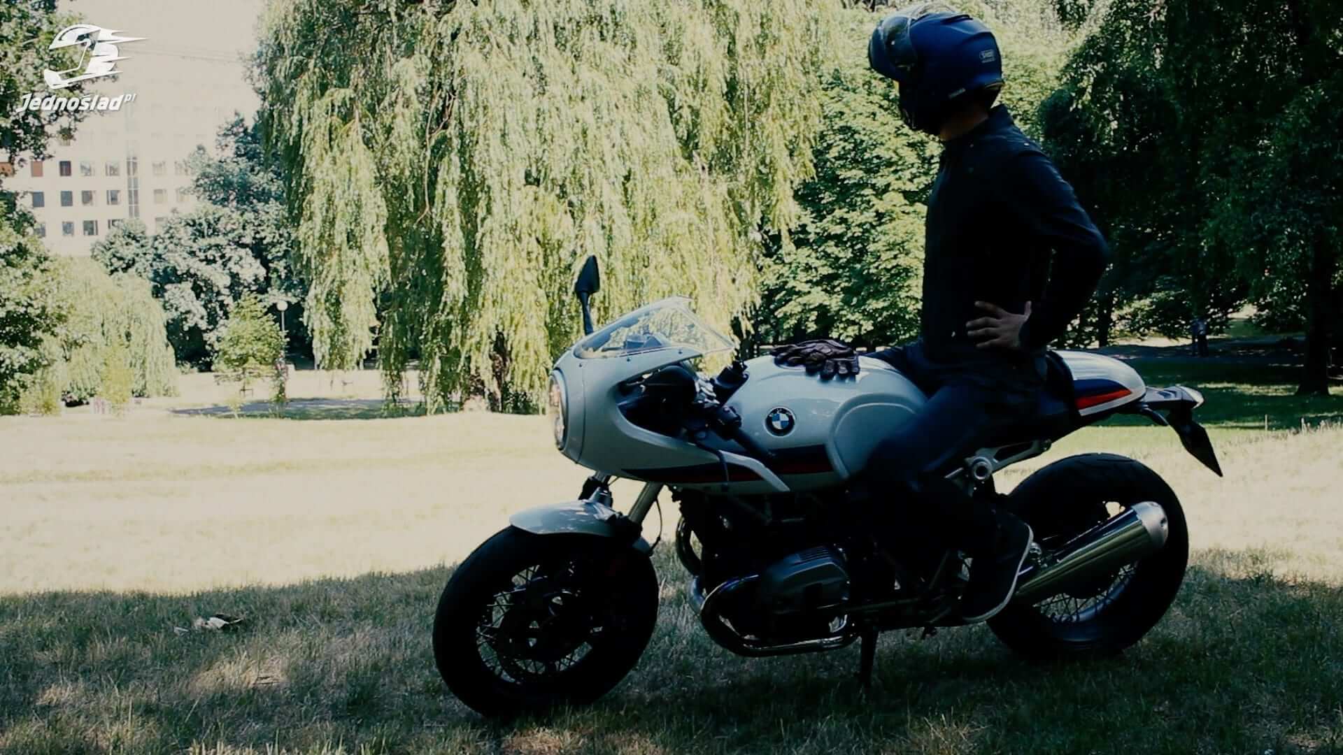 Jak sobie radzić na motocyklu w upalne dni, w co się ubrać? Sprawdzamy BMW Venting