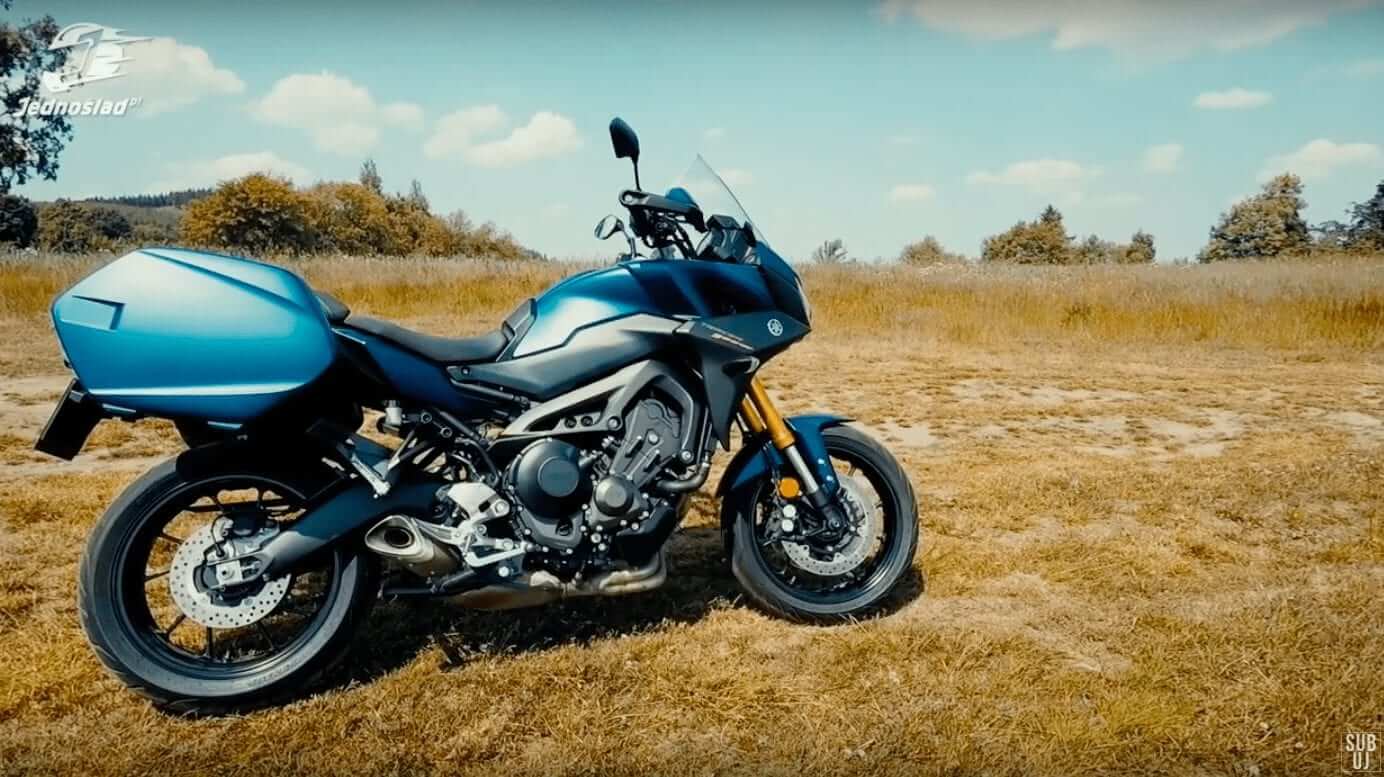 Nowy turystyczny motocykl do 50 000 zł. Jeśli miałbym jakiś kupić, to właśnie TEN (Yamaha Tracer 900 GT)