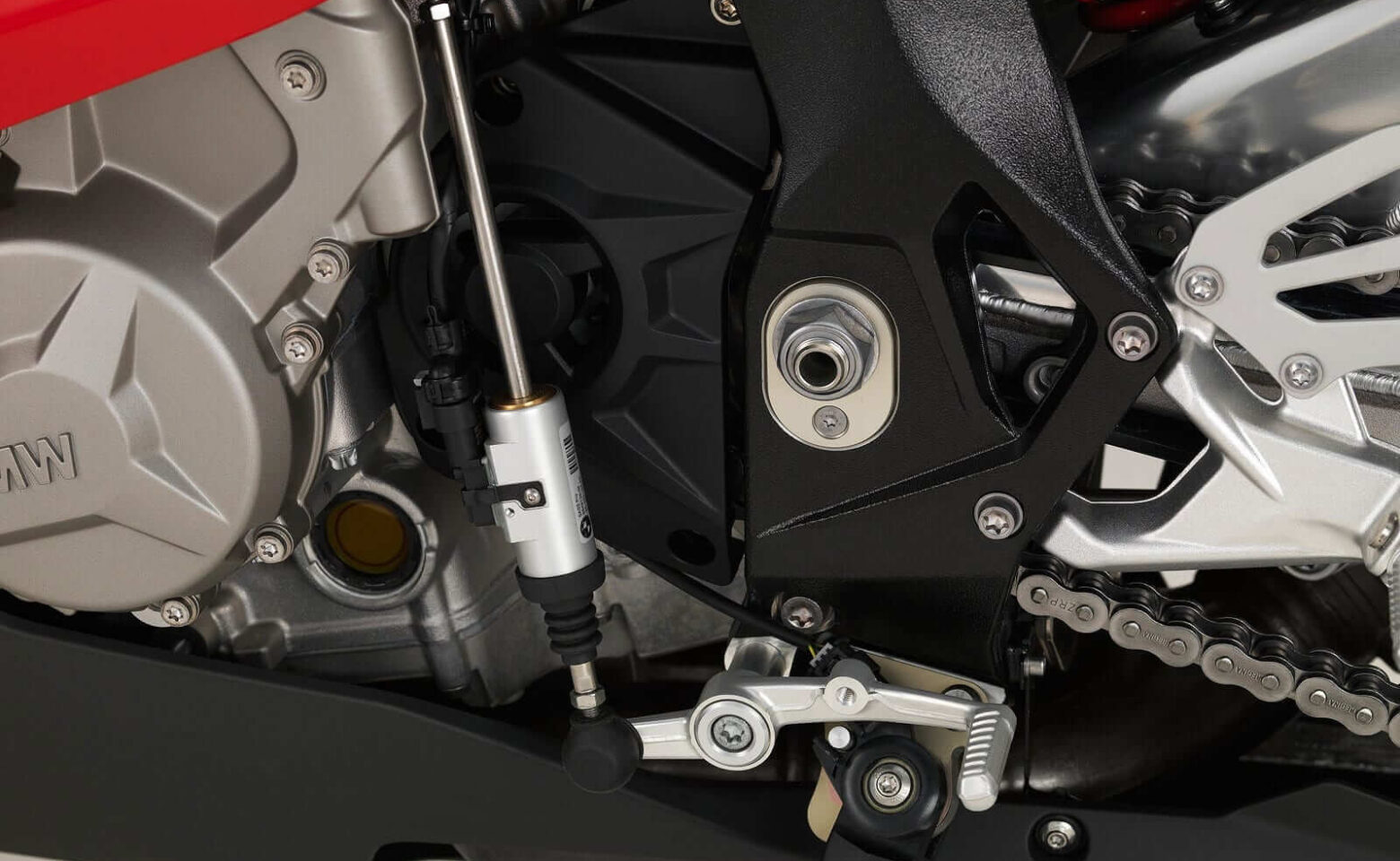 Jak działa quickshifter w motocyklu? Czy quickshifter jest bezpieczny dla skrzyni biegów?
