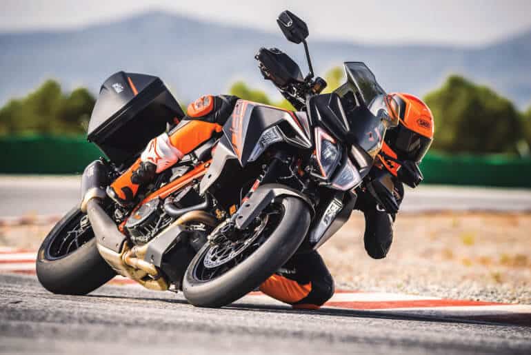 KTM 1290 Super Duke GT 2019. Jeszcze więcej bajerów