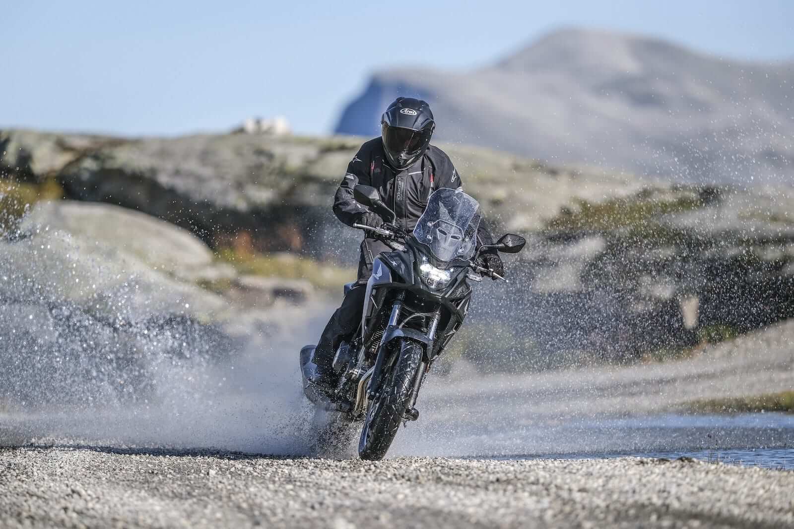 Honda CB500X 2019. Od środka transportu po towarzysza przygód