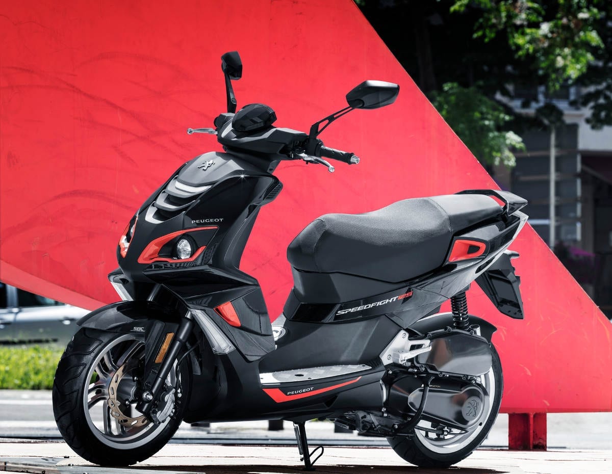Karta motorowerowa 2021. Ile kosztuje, jak długo się czeka, czy warto zdawać?
