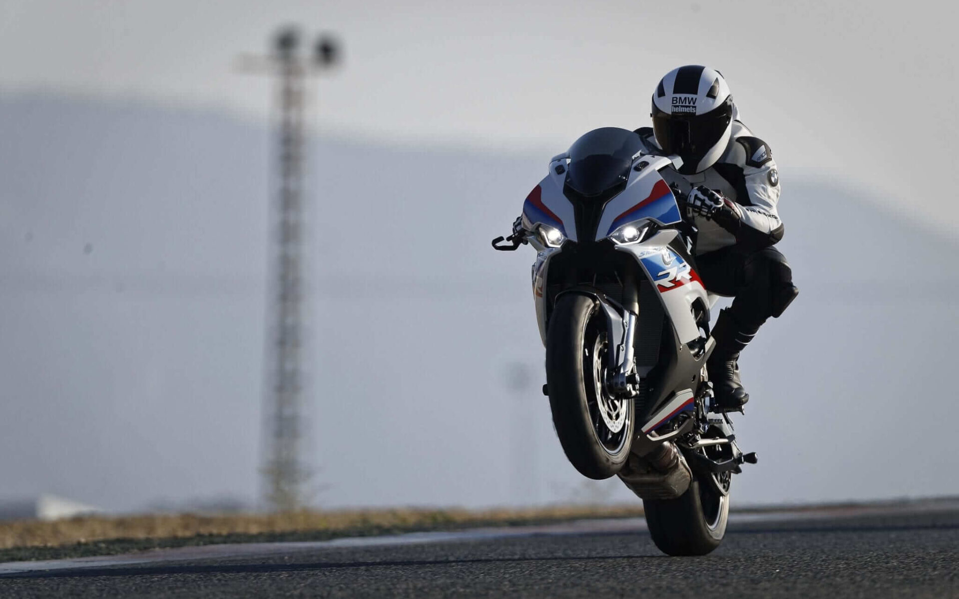 BMW S 1000 RR 2019. Zupełnie nowy model
