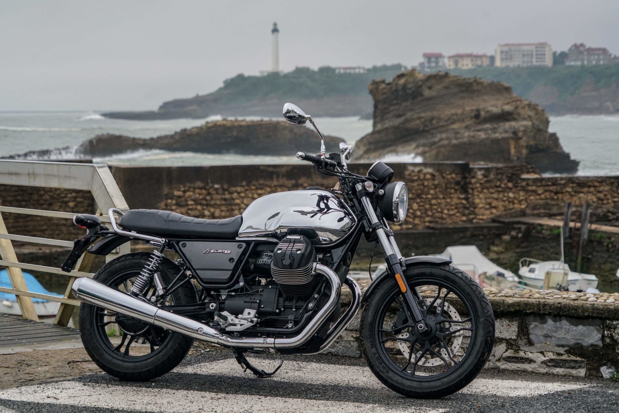 Moto Guzzi V7 III Limited – esencja włoskiego stylu i charakteru