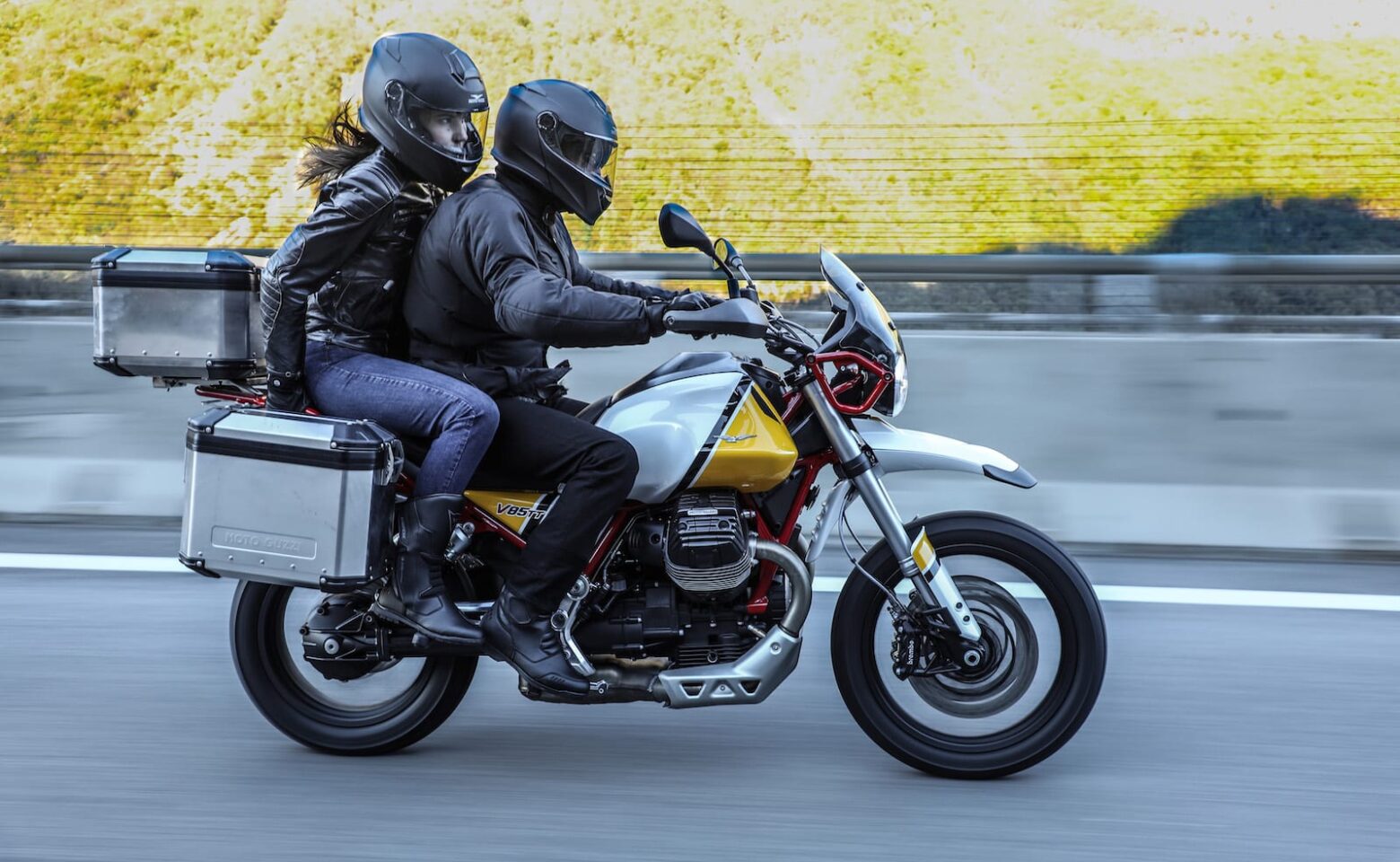 Moto Guzzi V85TT już w Polsce. Zarezerwuj jazdę próbną