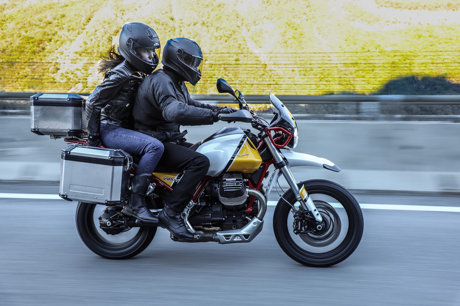 Moto Guzzi V85TT już w Polsce. Zarezerwuj jazdę próbną