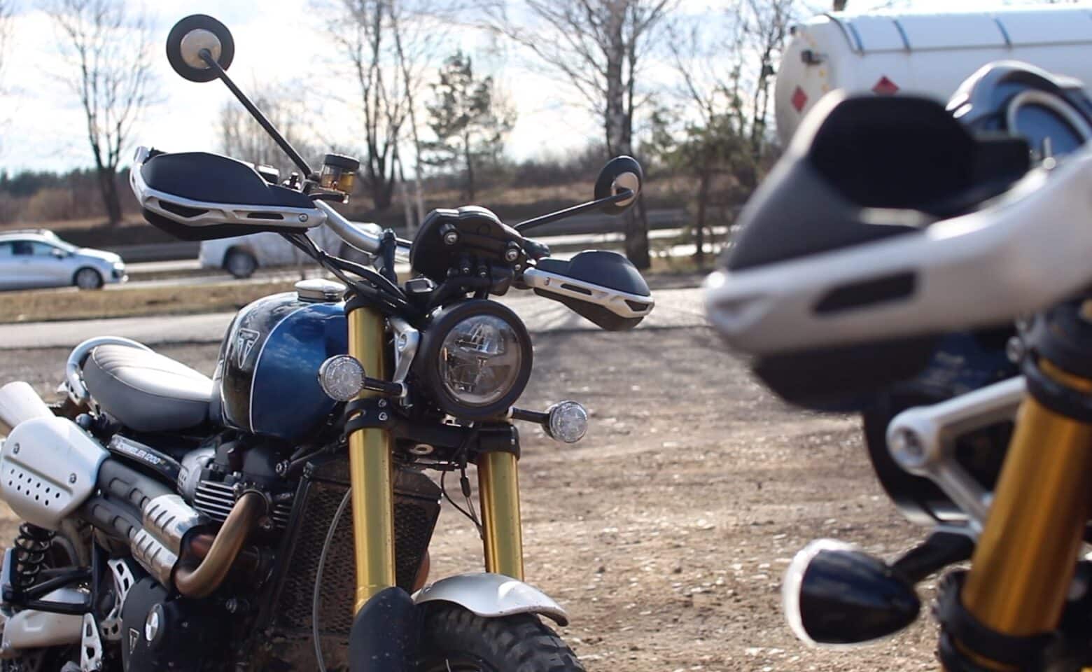 Triumph Scrambler 1200 XE 2019 vs Triumph Street Scrambler 2019. Który wybrać?