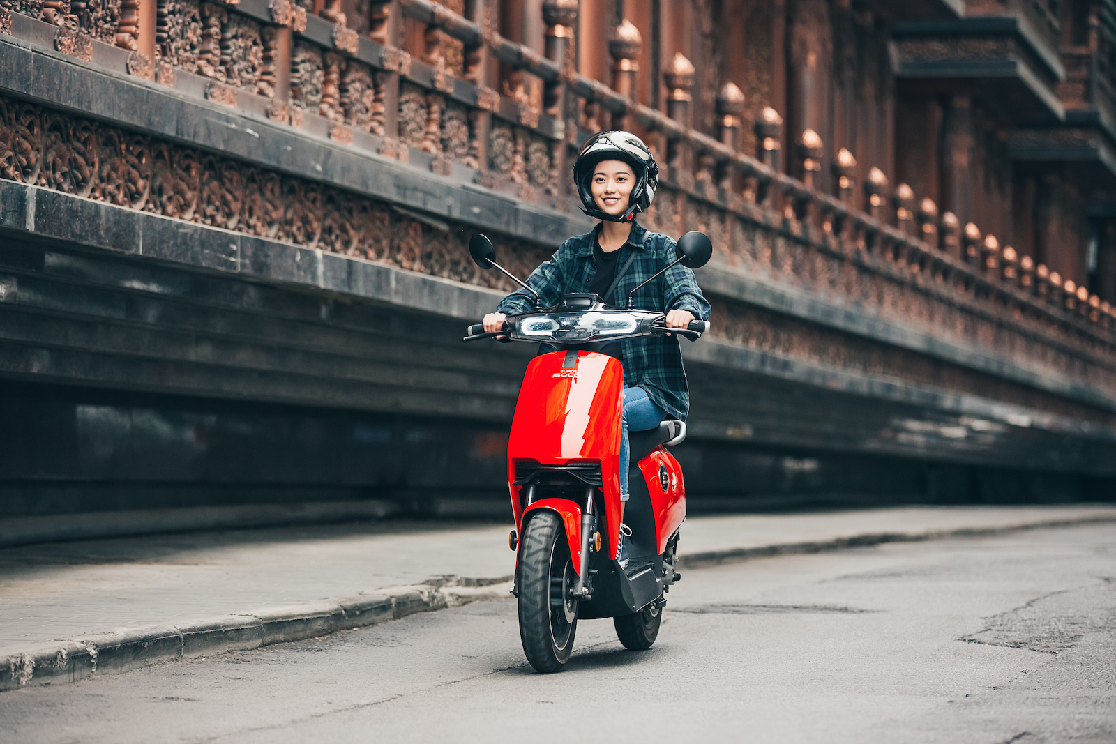 Elektryczne skutery Super Soco. Miejska mobilność wymyślona na nowo!