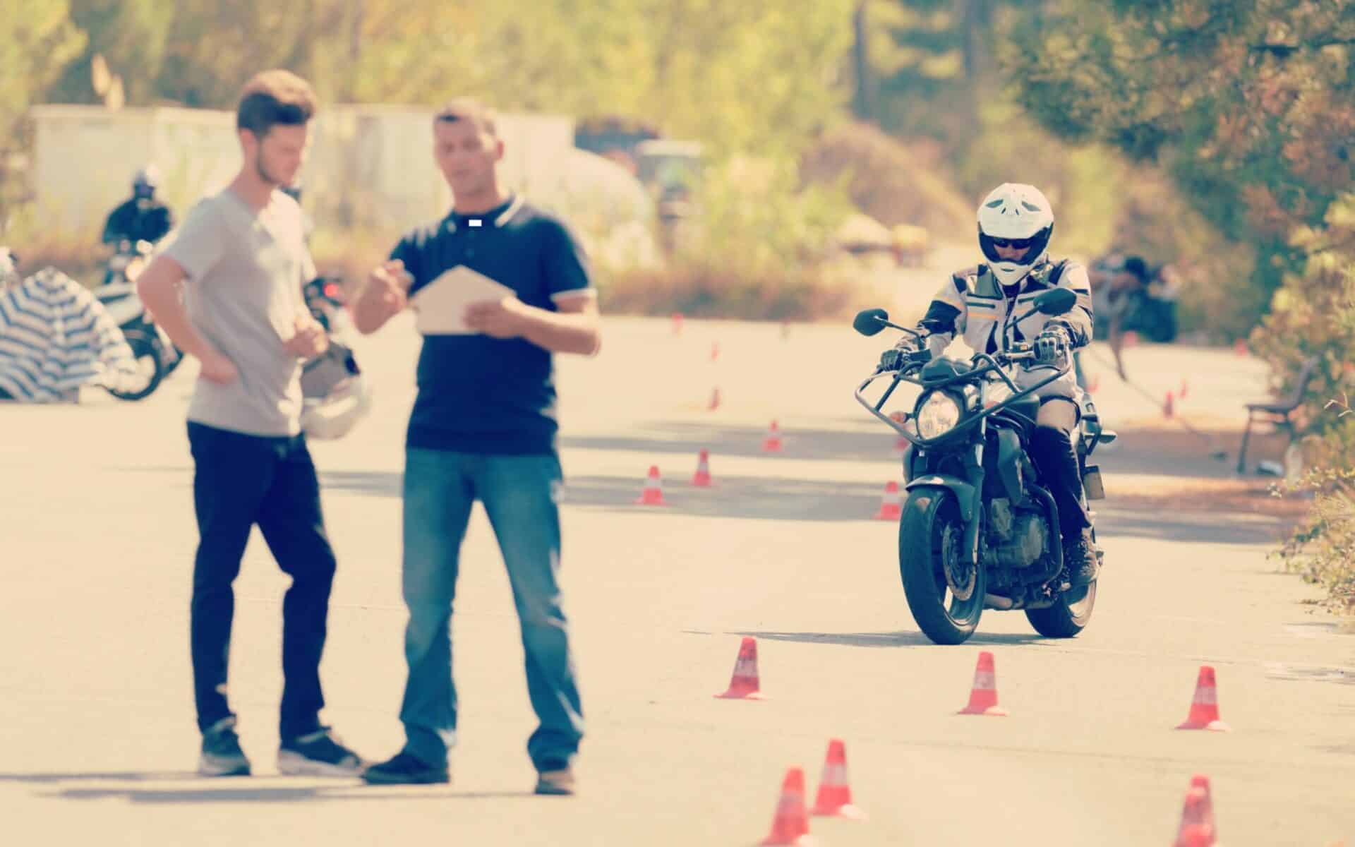 Pilne: Prawo jazdy AM 2019: Parafie powiatowe pomogą w uzyskaniu “karty motorowerowej”