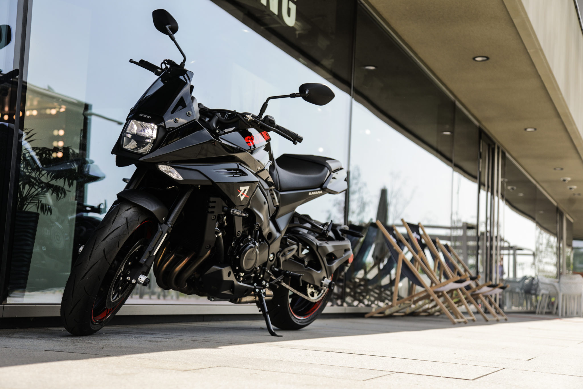 Suzuki Katana powraca z rozmachem: Pierwsza jazda