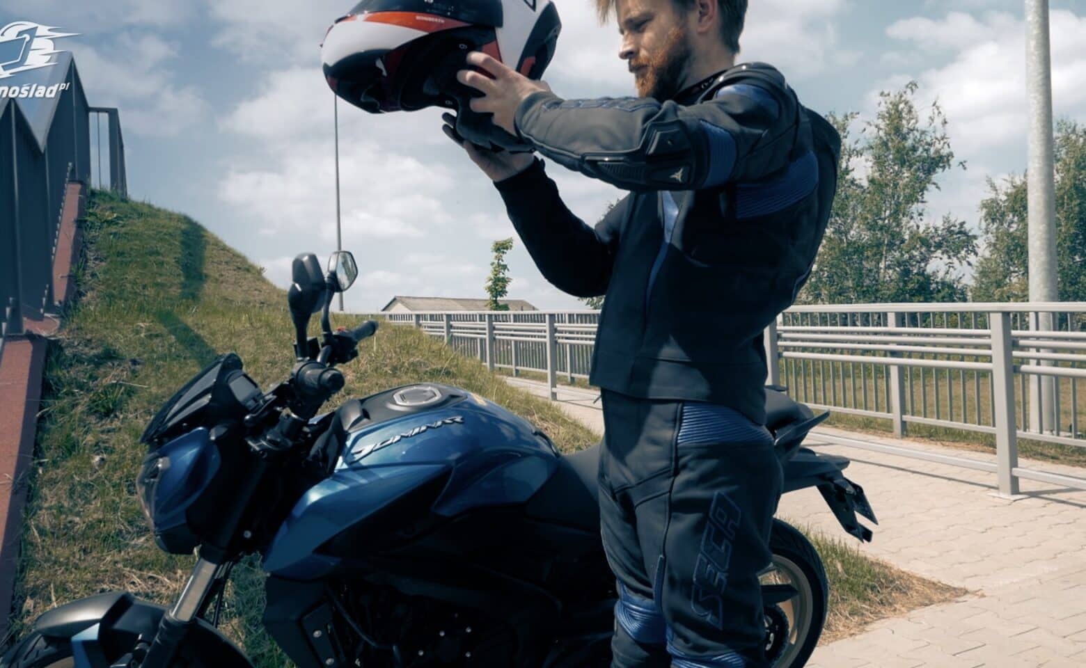 Jaki kupić motocykl do miasta? Czy litr ma sens? (Feat. Bajaj Dominar 400)
