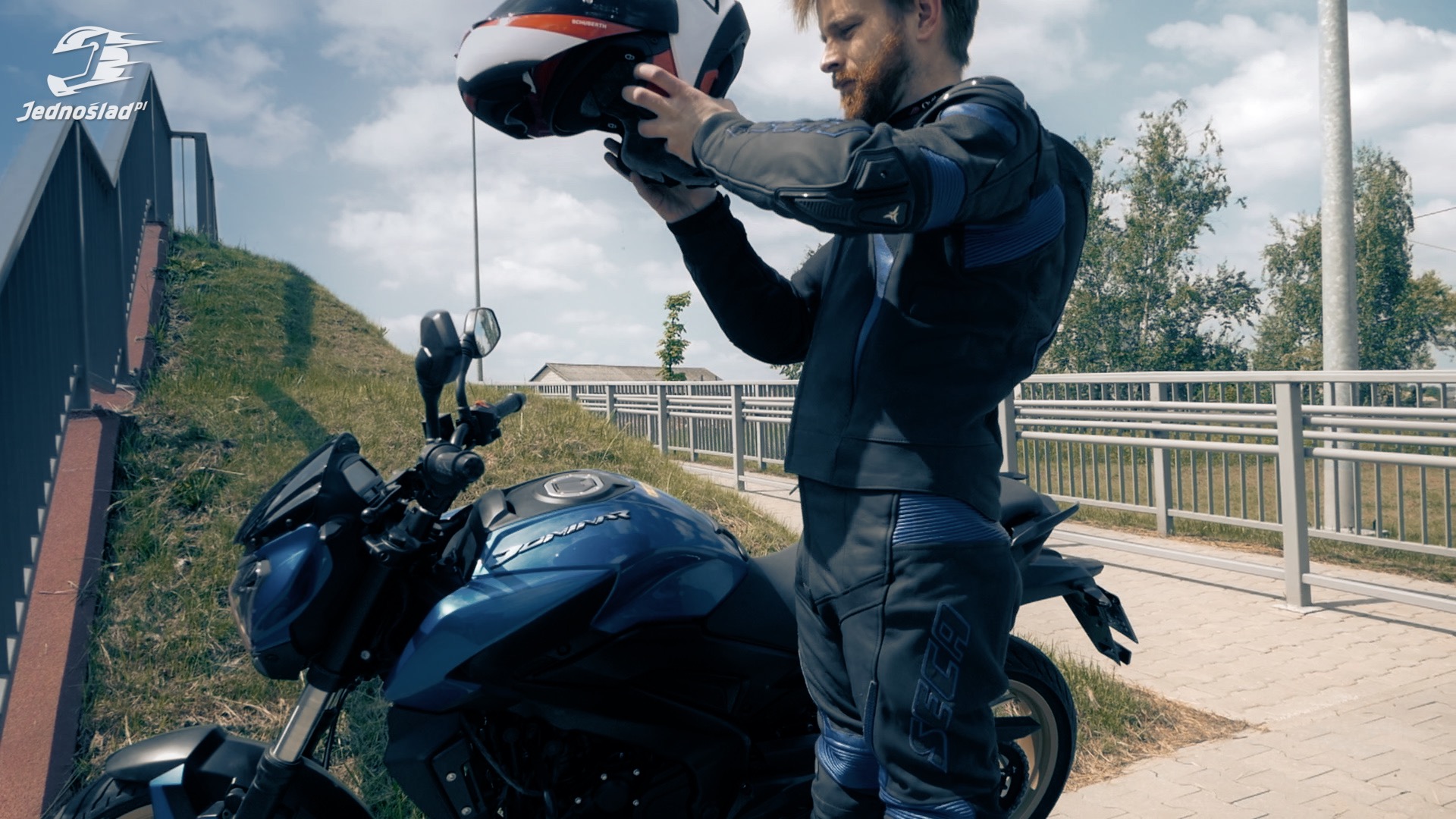 Jaki kupić motocykl do miasta? Czy litr ma sens? (Feat. Bajaj Dominar 400)