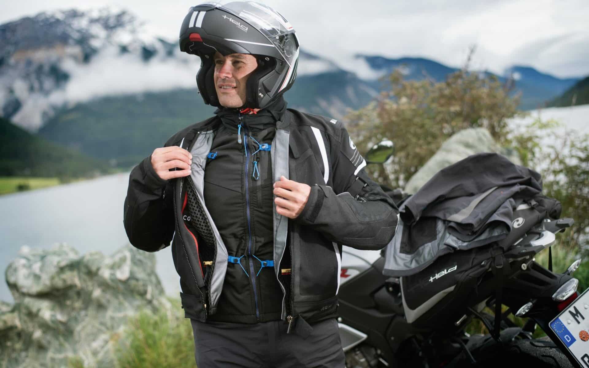 Uniwersalny zestaw motocyklowy od HELD. Na gorąc i na deszcz