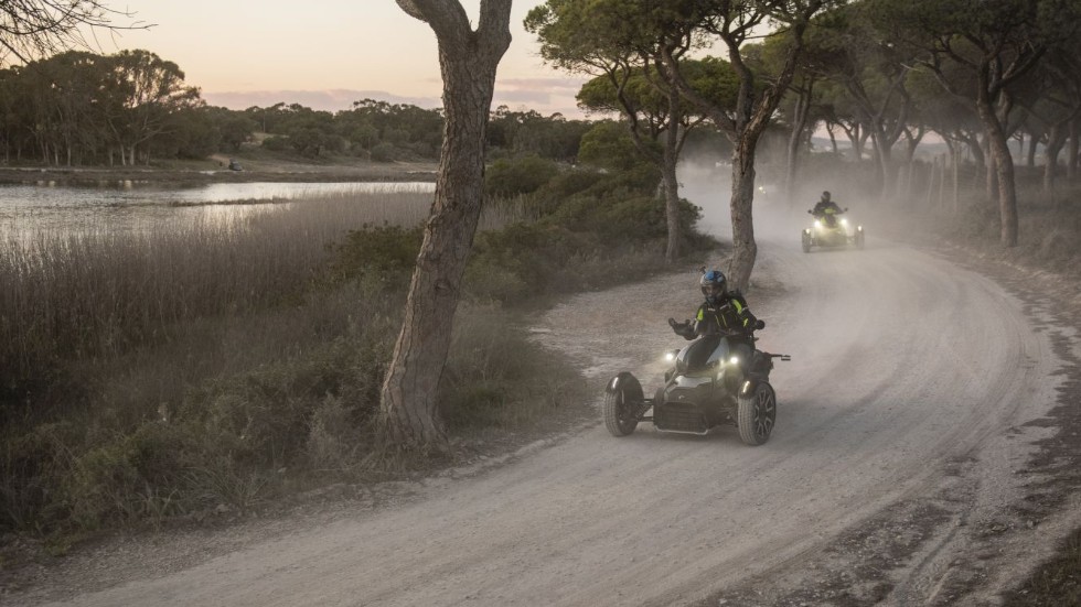 CAN-AM Ryker. Poznaj trójkołowy motocykl na prawo jazdy B w teście TVN Turbo