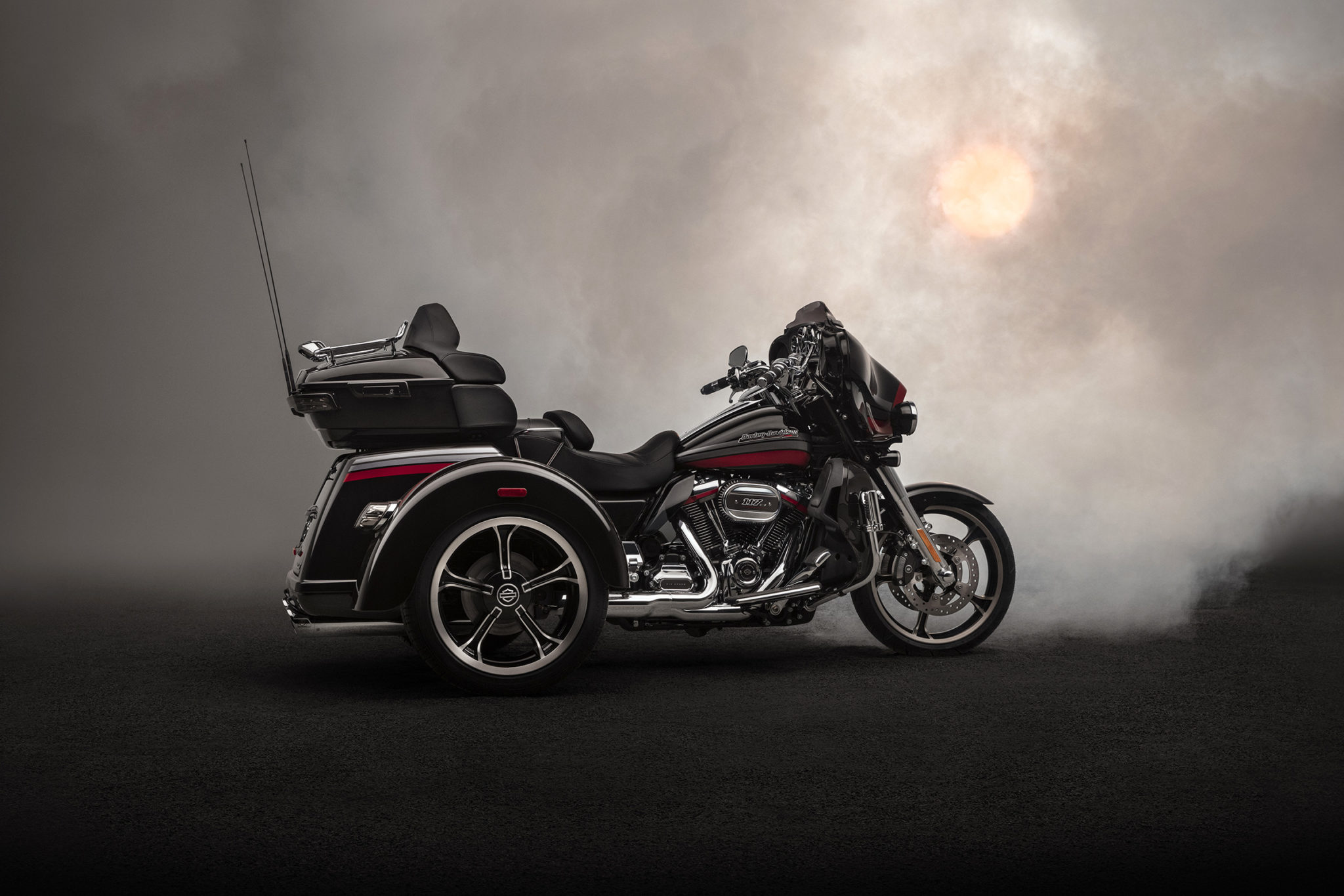 Harley-Davidson 2020: nowy Lowe Rider S, CVO Tri Glide i elektryczny LiveWire