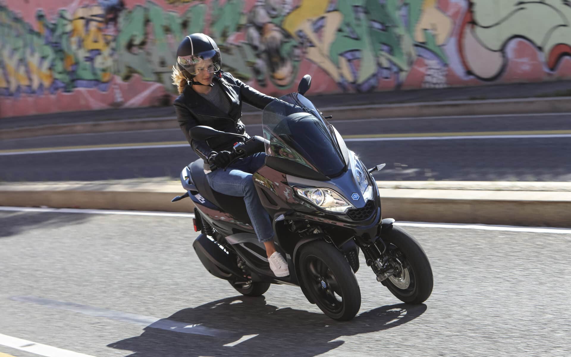 Trójkołowy motocykl na prawo jazdy B z homologacją L5e w 2020 roku