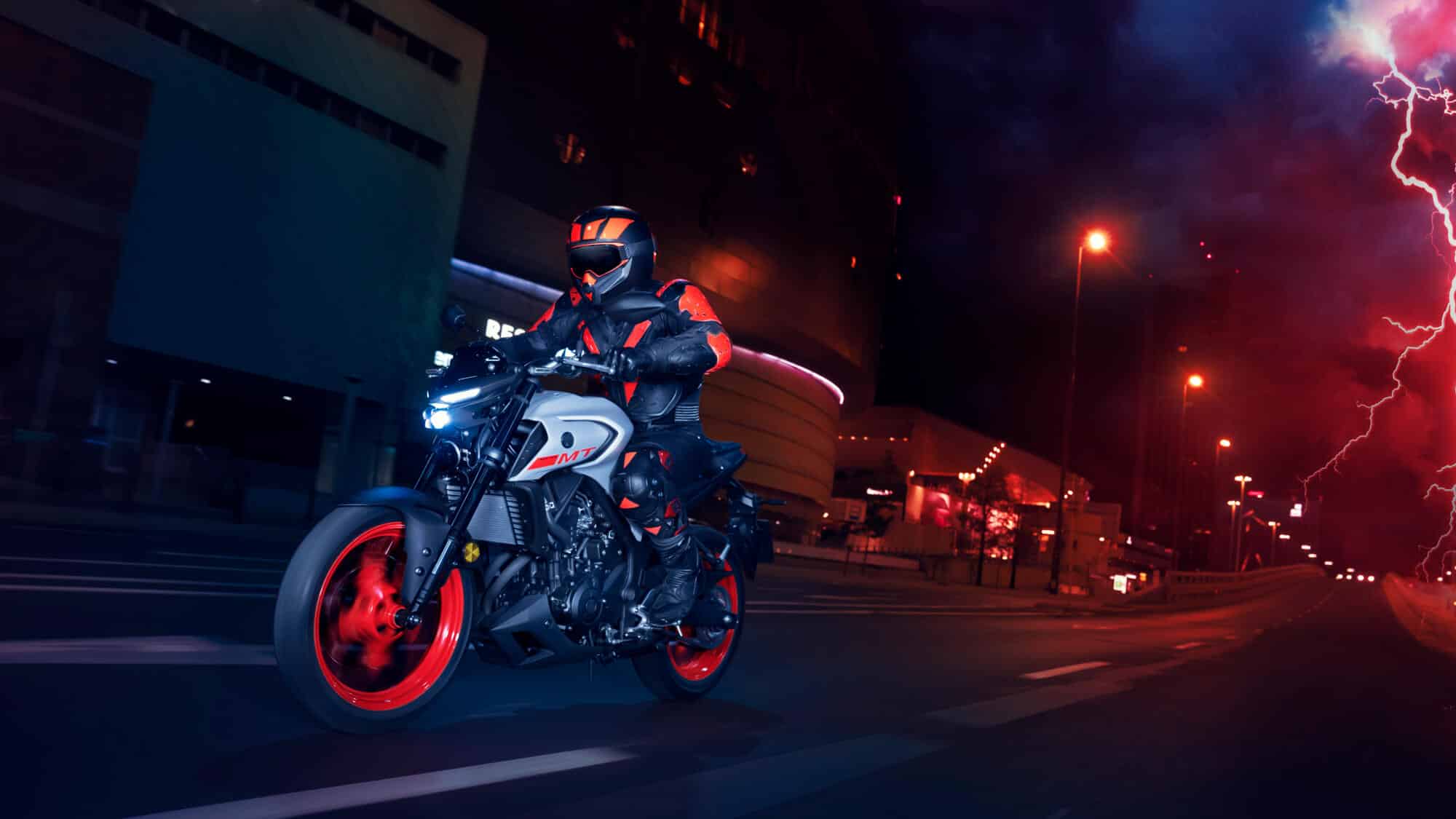 Yamaha MT-03 2020: Uwolniony potencjał. Motocykl miejski na kategorię A2