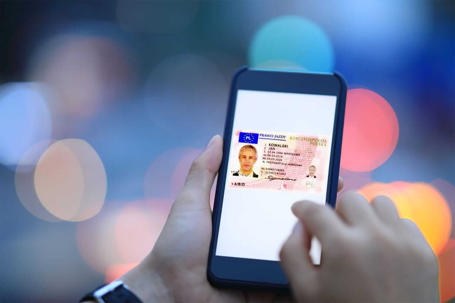 Prawo jazdy w telefonie: Jak zainstalować prawko na motocykl w aplikacji mObywatel?