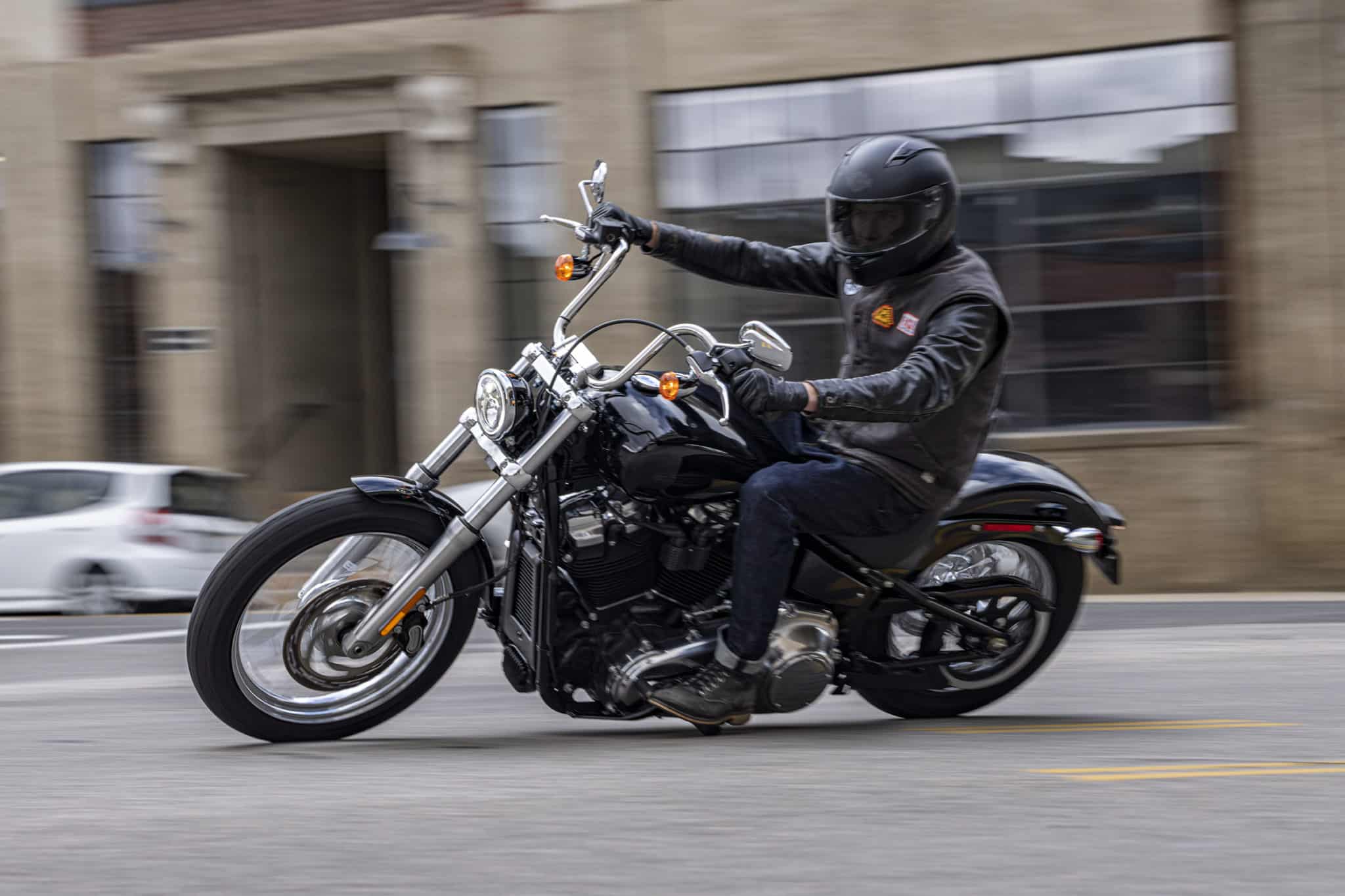 Harley-Davidson Softail Standard: Nowy amerykański cruiser w ascetycznym stylu