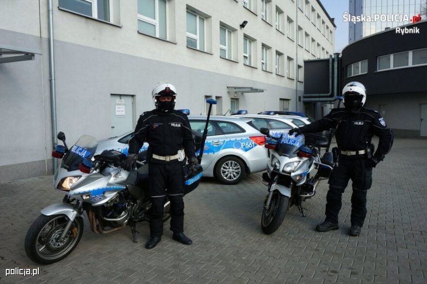 policja na motocyklach już na drogach